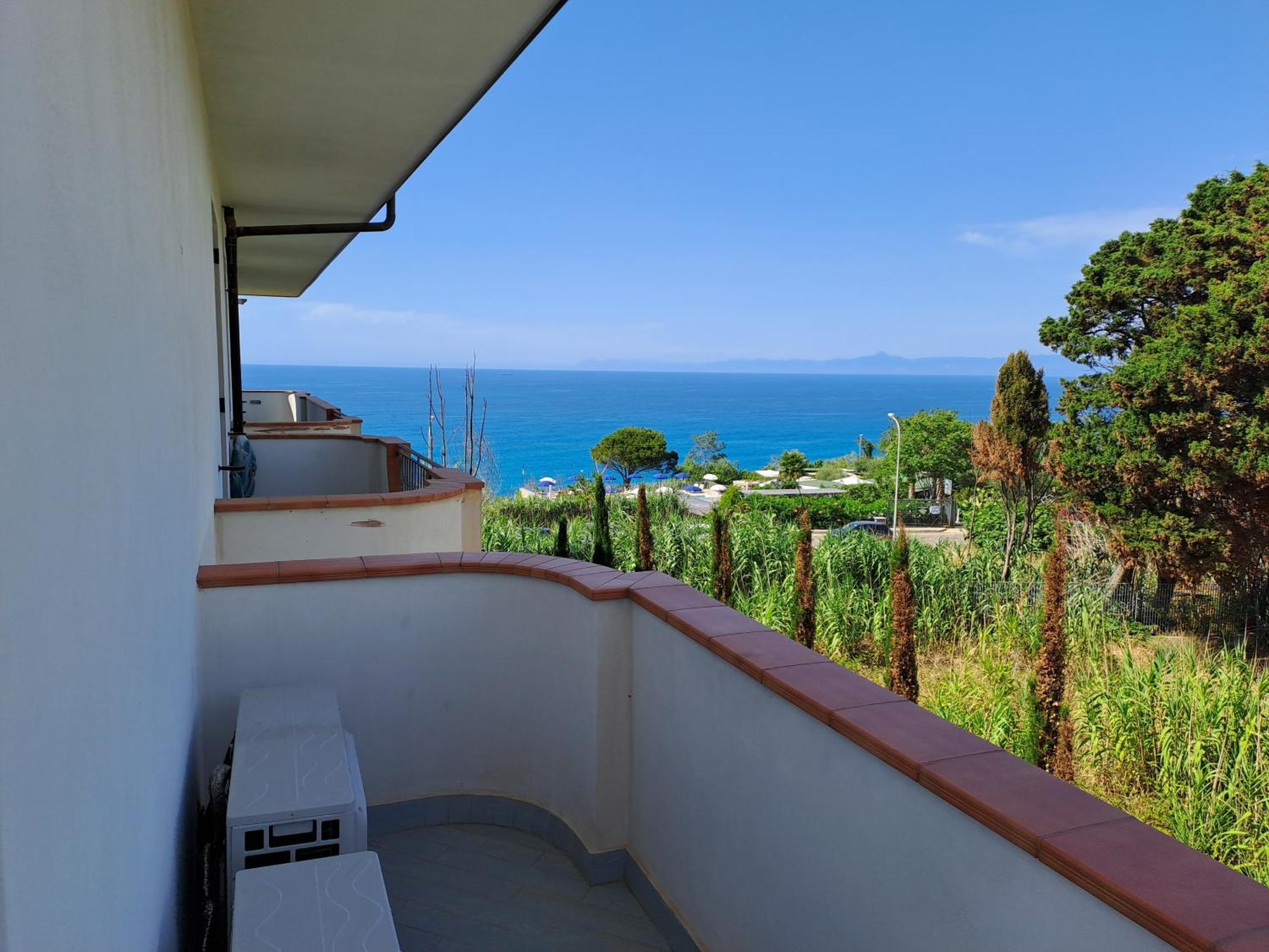 Appartamento Terrazza Michelino Parghelia Esterno foto